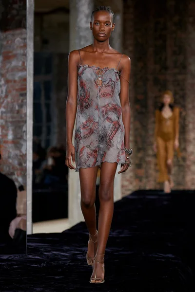 Look 2
